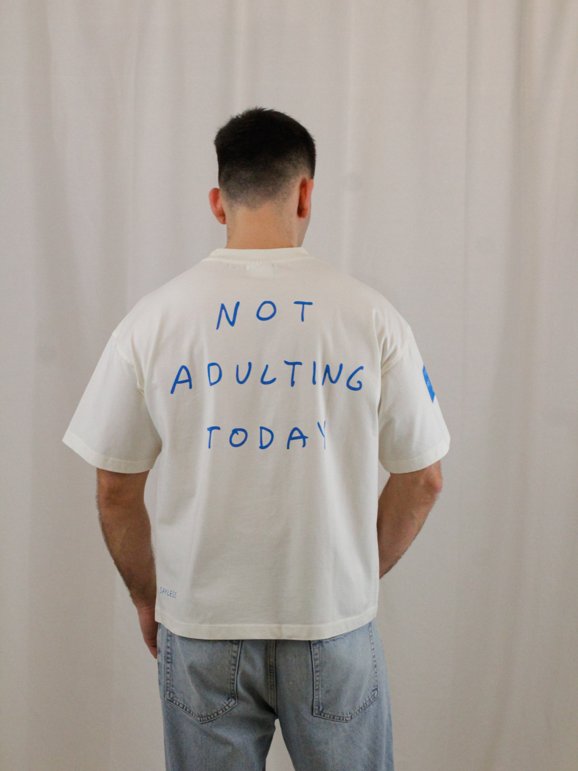 Camiseta "Not Adulting today"
